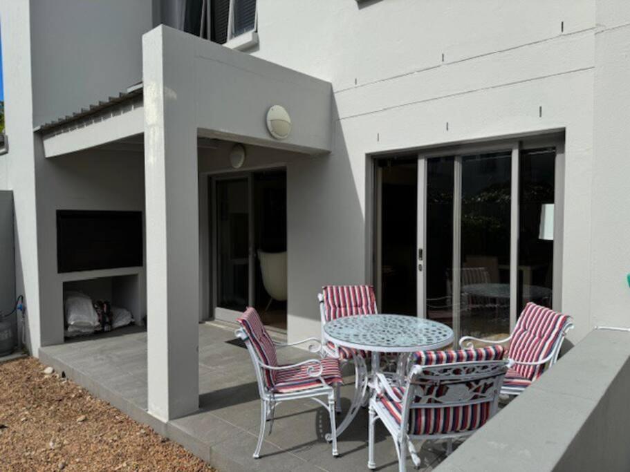 Luxury Townhouse In Stellenbosch Central Exterior foto